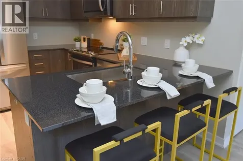 16 Markle Crescent Ancaster ON L9G 0H4