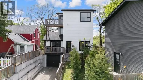 11 Eagle Hill Cambridge ON N3C 2C8