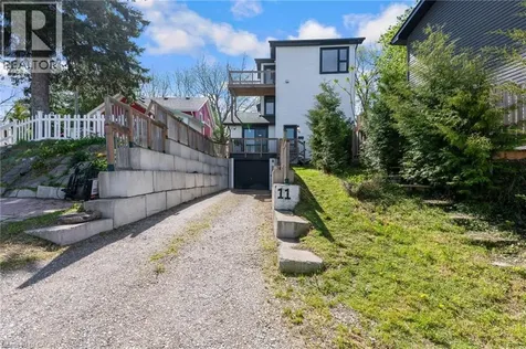 11 Eagle Hill Cambridge ON N3C 2C8