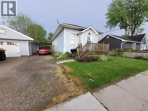 407 Albert Street Wallaceburg ON N8A 1Y3