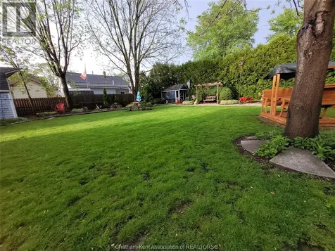 407 Albert Street Wallaceburg ON N8A 1Y3