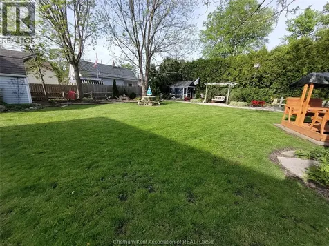 407 Albert Street Wallaceburg ON N8A 1Y3