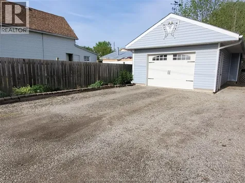 407 Albert Street Wallaceburg ON N8A 1Y3