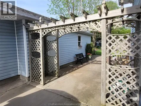407 Albert Street Wallaceburg ON N8A 1Y3