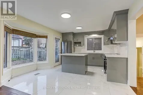 4 Lancelot Lane Markham (berczy) ON L6C 2G4