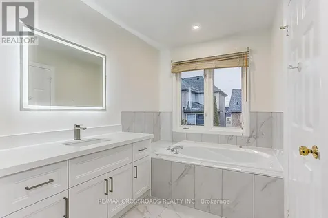 4 Lancelot Lane Markham (berczy) ON L6C 2G4