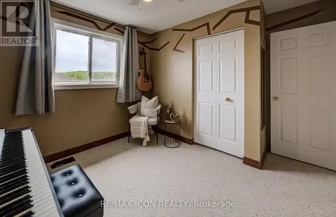 124 Prosperity Drive Kitchener ON N2E 4E8