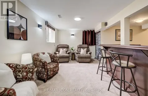 124 Prosperity Drive Kitchener ON N2E 4E8
