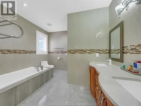31 Heathview Trail Leamington ON N8H 0C5