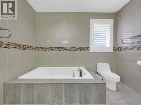 31 Heathview Trail Leamington ON N8H 0C5