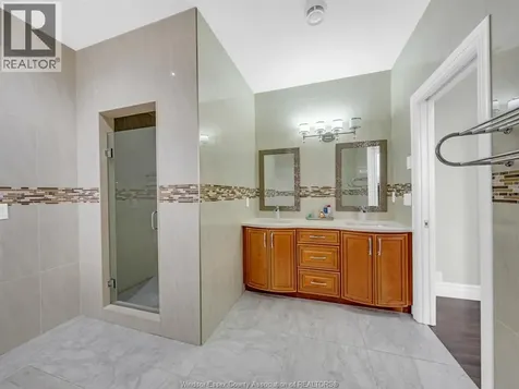 31 Heathview Trail Leamington ON N8H 0C5