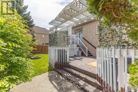 28 Donherb Crescent Caledon ON L7C 1E4