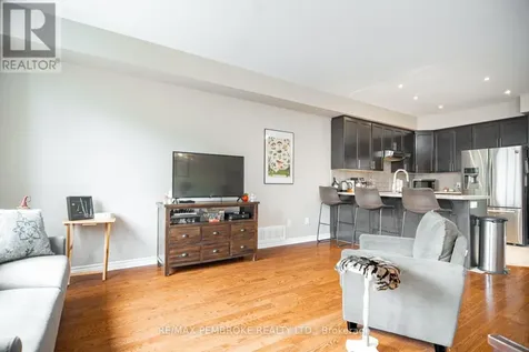 15 Mcnamara Street Petawawa ON K8H 0C4