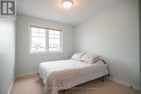 15 Mcnamara Street Petawawa ON K8H 0C4