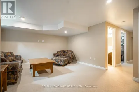 15 Mcnamara Street Petawawa ON K8H 0C4