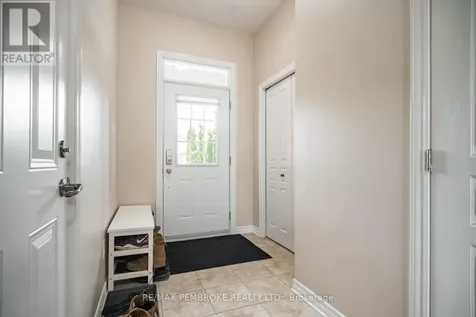 15 Mcnamara Street Petawawa ON K8H 0C4