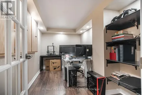 15 Mcnamara Street Petawawa ON K8H 0C4