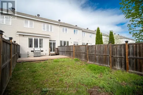 15 Mcnamara Street Petawawa ON K8H 0C4