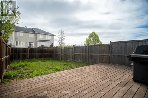 15 Mcnamara Street Petawawa ON K8H 0C4