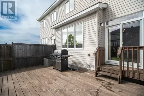 15 Mcnamara Street Petawawa ON K8H 0C4