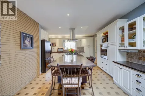 9 Summerhayes Crescent Brantford ON N3R 5H9