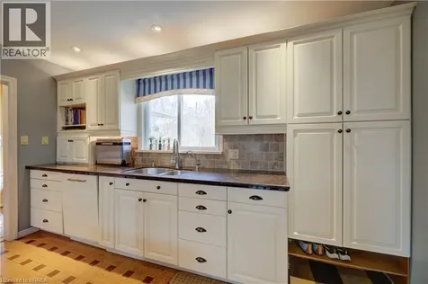 9 Summerhayes Crescent Brantford ON N3R 5H9