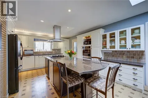 9 Summerhayes Crescent Brantford ON N3R 5H9