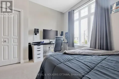 425 Cooks Mill Crescent Ottawa ON K1V 2M9