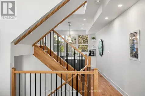 1127 North River Road Ottawa ON K1K 3W4