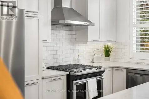 1127 North River Road Ottawa ON K1K 3W4