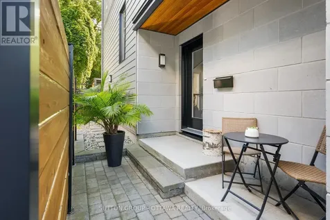 1127 North River Road Ottawa ON K1K 3W4