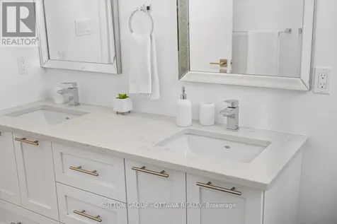 1127 North River Road Ottawa ON K1K 3W4