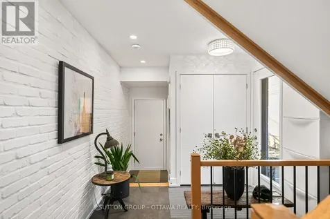 1127 North River Road Ottawa ON K1K 3W4