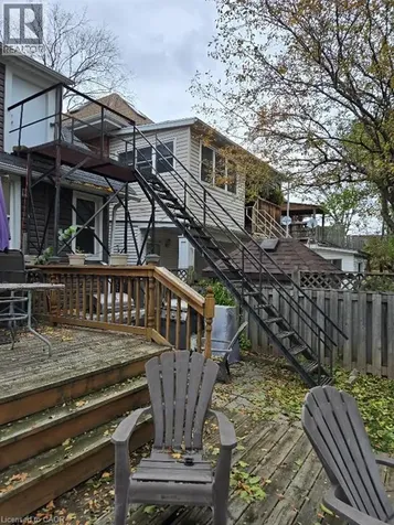 17 Fairleigh Avenue South Hamilton ON L8M 2K1