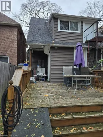 17 Fairleigh Avenue South Hamilton ON L8M 2K1