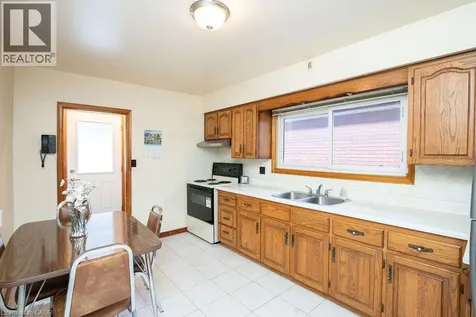 313 Barton Street West Hamilton ON L8R 2J3