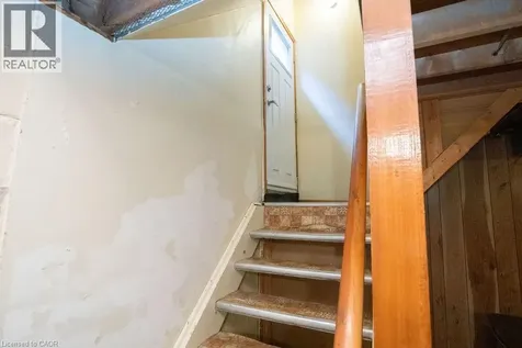 313 Barton Street West Hamilton ON L8R 2J3