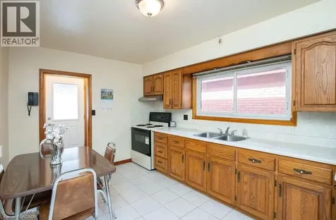313 Barton Street West Hamilton ON L8R 2J3