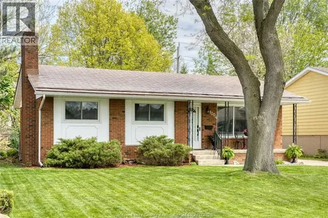 1204 Sumach Windsor ON N8S 2S4