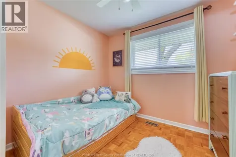 1204 Sumach Windsor ON N8S 2S4