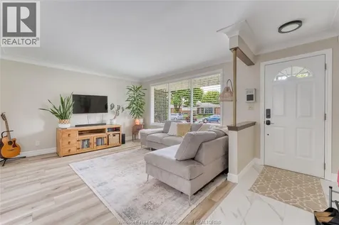 1204 Sumach Windsor ON N8S 2S4