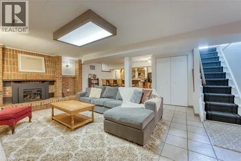 1204 Sumach Windsor ON N8S 2S4