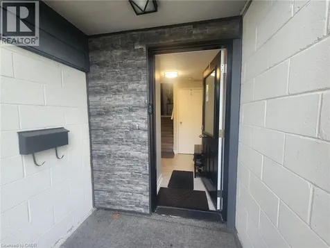 135 Chalmers Street South Cambridge ON N1R 6M2