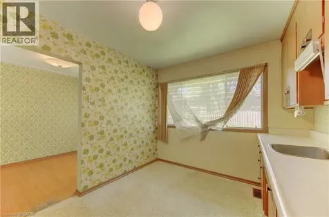 162 Warren Road Kitchener ON N2M 4T7