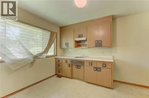 162 Warren Road Kitchener ON N2M 4T7