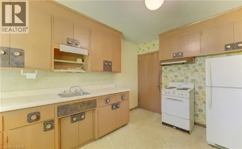 162 Warren Road Kitchener ON N2M 4T7