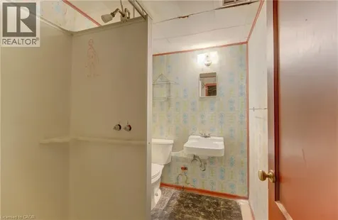 162 Warren Road Kitchener ON N2M 4T7