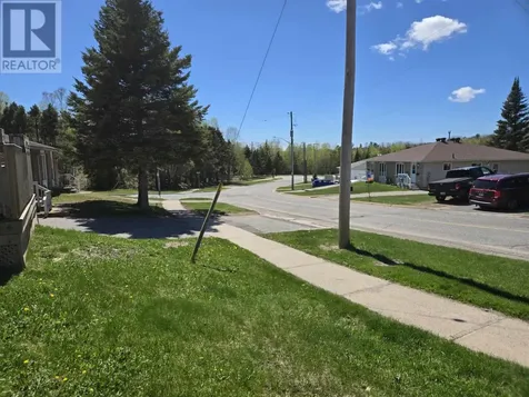 179 Taylor Boulevard Elliot Lake ON P5A 3L1