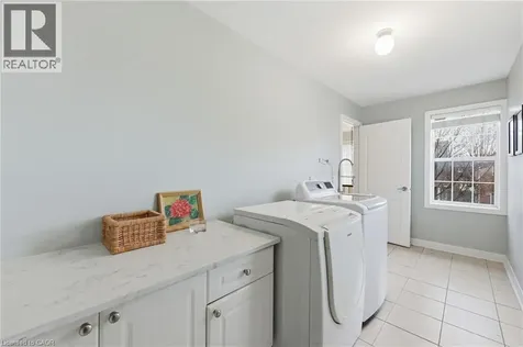2295 Glazebrook Circle Oakville ON L6M 5B5