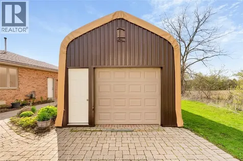 3927 Concession 3 South Amherstburg ON N9V 2Y8